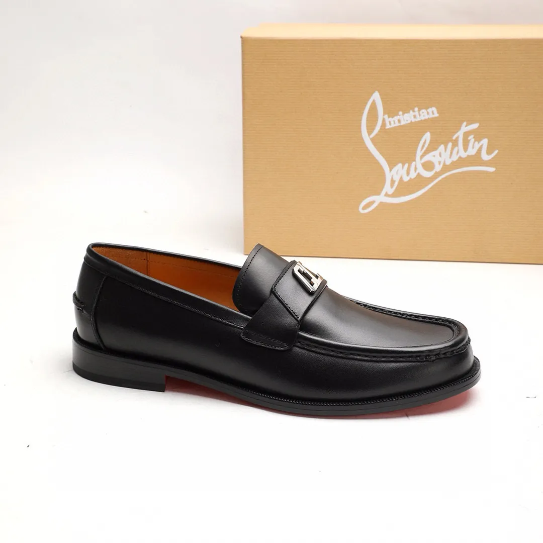Batch 1,080 yuan 💰••New real shots••CL～High-end men’s 👔casual•loafers with red soles! ••🆑Genuine and top-quality goods from original orders ••✅💯 Purchase goods from top-quality original orders! Original imported patterned cowhide ➕Imported cowhide lining ➕Cowhide feet ➕Original leather outsole~🉑️Feel free to compare the authentic ones! Size: 38-44 (45.46.47 can be customized)